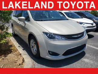 Used 2017 Chrysler Pacifica Touring-L w/ Tire & Wheel Group image 1