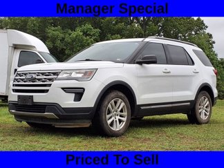 Used 2018 Ford Explorer XLT image 1