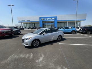 Used 2023 Nissan Versa SV image 1
