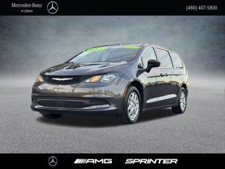 Used 2022 Chrysler Voyager LX image 1