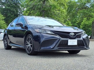Used 2022 Toyota Camry SE image 1
