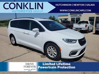 Used 2022 Chrysler Pacifica Touring-L image 1