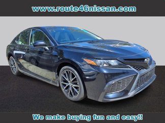 Used 2021 Toyota Camry SE image 1