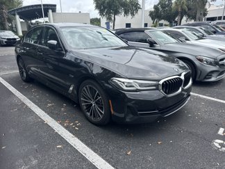 Certified 2022 BMW 530e w/ Convenience Package image 1