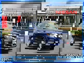 Used 2018 Nissan Rogue SV w/ Premium Package image 1