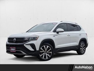 Used 2022 Volkswagen Taos SE image 1