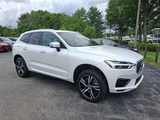 Used 2018 Volvo XC60 T8 R-Design w/ Convenience Package image 1