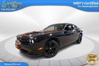 Used 2018 Dodge Challenger SXT image 1