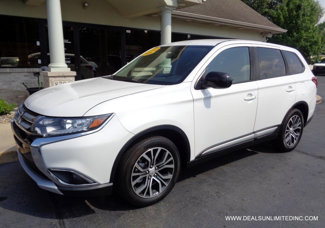 Used 2016 Mitsubishi Outlander ES image 1