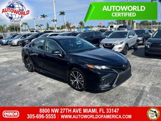 Used 2022 Toyota Camry SE image 1