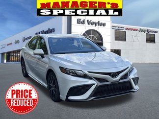 Used 2023 Toyota Camry SE image 1