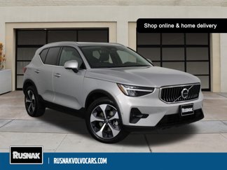 Certified 2025 Volvo XC40 B5 Plus image 1