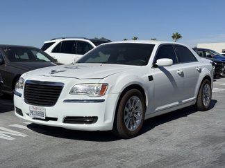 Used 2014 Chrysler 300 image 1