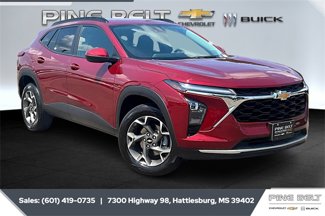 Used 2025 Chevrolet Trax LT w/ Driver Confidence Package image 1
