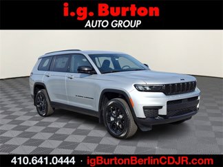 New 2025 Jeep Grand Cherokee L Laredo image 1