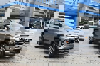 New 2026 Chevrolet Equinox LT w/ Convenience Package II image 1