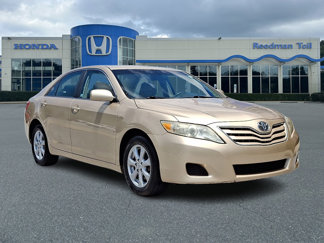 Used 2011 Toyota Camry LE image 1