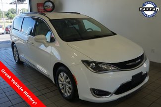 Used 2018 Chrysler Pacifica Touring-L w/ Premium Audio Group image 1