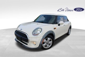 Used 2016 MINI Cooper 4-Door Hardtop image 1