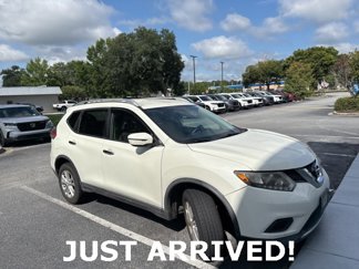 Used 2016 Nissan Rogue SV image 1