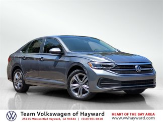 Used 2023 Volkswagen Jetta SE w/ Panoramic Sunroof Package image 1