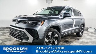 New 2025 Volkswagen Taos SE image 1