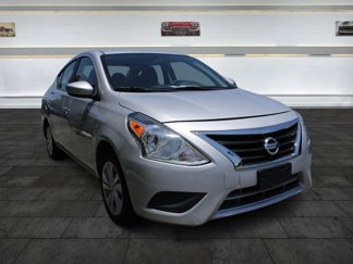 Used 2018 Nissan Versa SV image 1