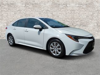 Used 2021 Toyota Corolla LE image 1