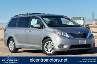Used 2017 Toyota Sienna XLE image 1