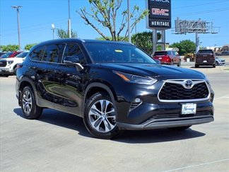 Used 2022 Toyota Highlander XLE image 1