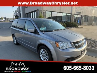 Used 2016 Dodge Grand Caravan SXT image 1