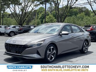 Used 2023 Hyundai Elantra SEL w/ Convenience Package image 1