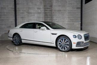 Used 2021 Bentley Flying Spur W12 image 1