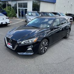 Used 2022 Nissan Altima 2.5 SV image 1