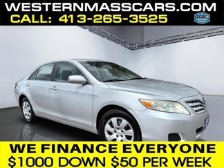 Used 2010 Toyota Camry LE image 1