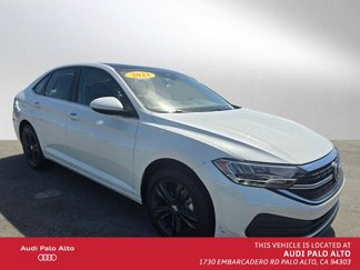 Used 2023 Volkswagen Jetta SE w/ Panoramic Sunroof Package image 1