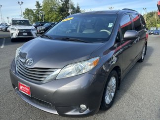Used 2012 Toyota Sienna XLE image 1