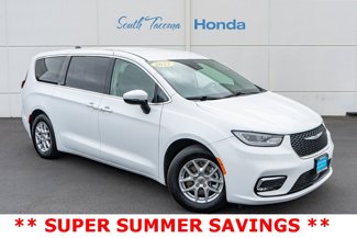 Used 2023 Chrysler Pacifica Touring-L image 1