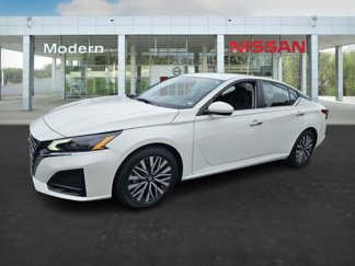 Certified 2023 Nissan Altima 2.5 SV image 1