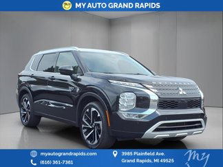Used 2024 Mitsubishi Outlander SEL image 1