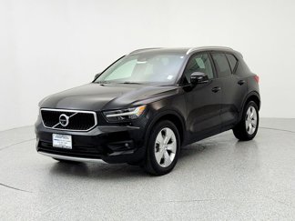 Used 2019 Volvo XC40 T5 Momentum image 1