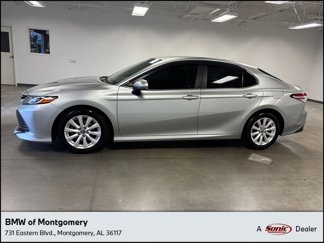 Used 2018 Toyota Camry SE image 1