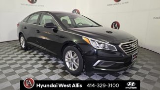Used 2016 Hyundai Sonata SE w/ Cargo Package image 1