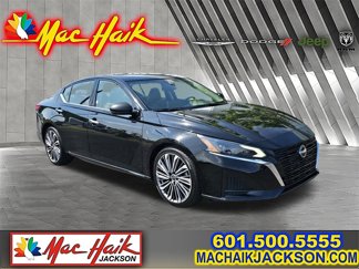 Used 2023 Nissan Altima 2.5 SL image 1