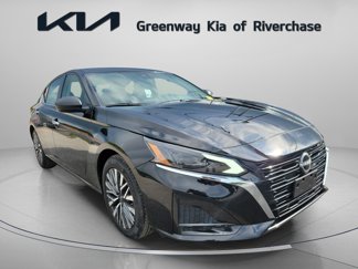 Used 2024 Nissan Altima 2.5 SV image 1