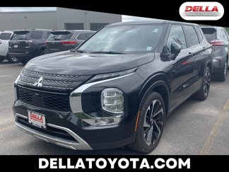 Used 2023 Mitsubishi Outlander SE image 1