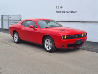 Used 2023 Dodge Challenger SXT image 1