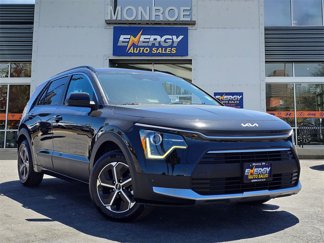 Used 2023 Kia Niro LX image 1
