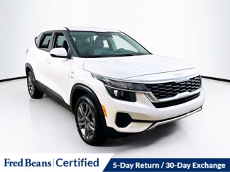 Certified 2022 Kia Seltos LX image 1