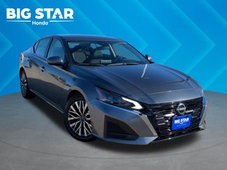 Used 2023 Nissan Altima 2.5 SV image 1